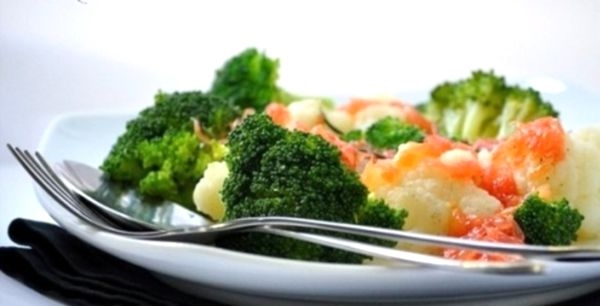 Фейерверк вкуса: салат из брокколи и цветной капусты