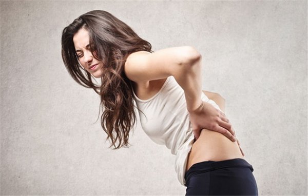 Что делать если возникла боль в спине под правой или левой лопаткой? Как облегчить состояние при боли в спине под лопаткой