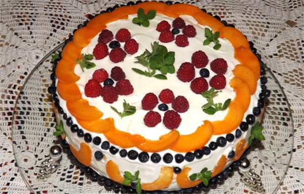 Сметанный торт с фруктами – счастье сладкоежки