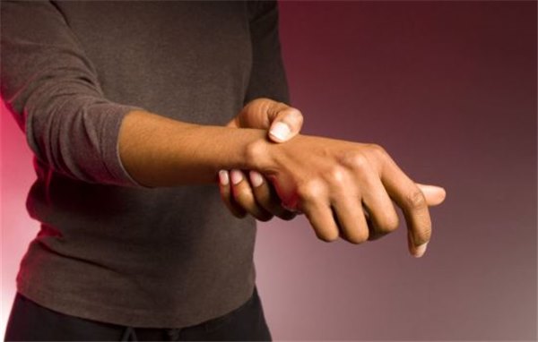Воспаление кисти руки — причины, симптомы и лечение