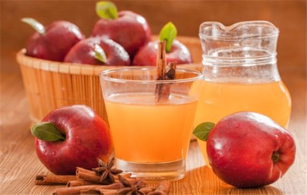Яблочный сок на зиму в домашних условиях: не ошибись в технологии