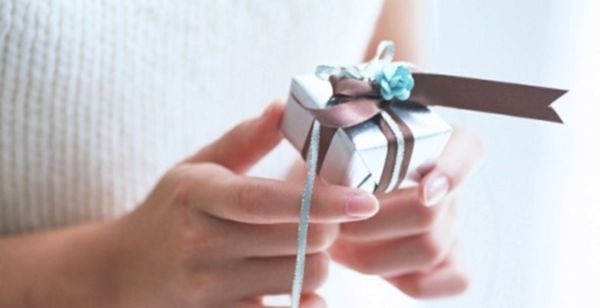 Что подарить мужчине на 35 лет: каким должен быть хороший подарок
