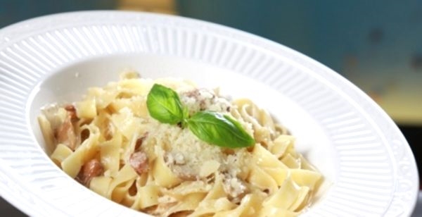 Итальянская кухня: паста с грибами в сливочном соусе