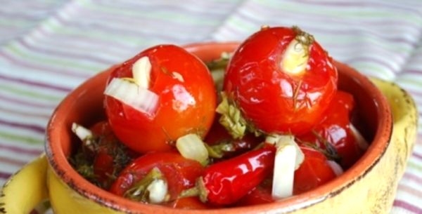 Как солить помидоры, рецепт приготовления томатов на зиму