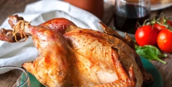 Курица, запеченная целиком: традиционный рецепт и оригинальные способы