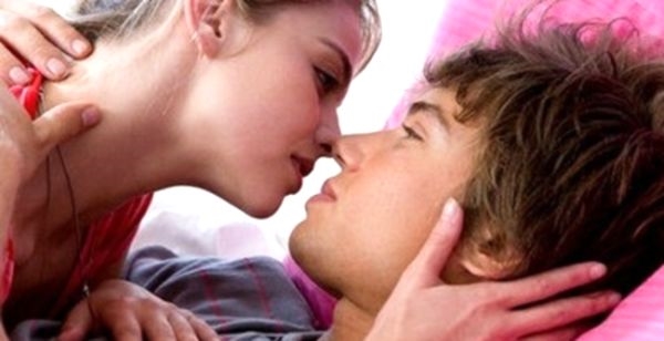 Первый поцелуй с парнем: как подготовиться к этому моменту