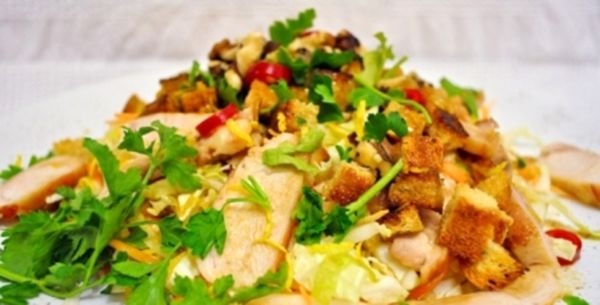 Салат из китайской капусты с курицей