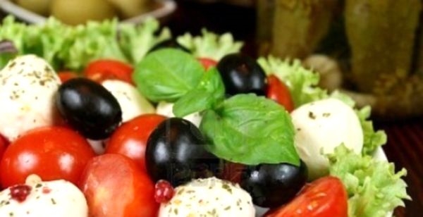 Салат с оливками и кукурузой, а также другие салаты с оливками