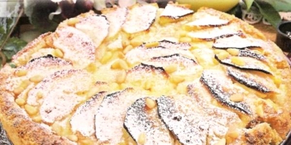 Яблочный пирог со сметаной - лучший вариант домашнего ужина