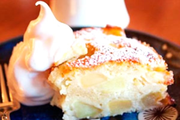 5 вкусных рецептов торта «Шарлотка с яблоками»