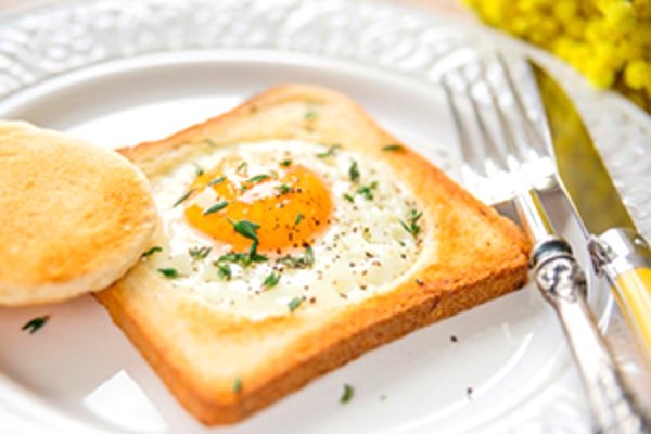 Готовим яичницу и омлет по-французски: главные секреты и 4 вкусных рецепта