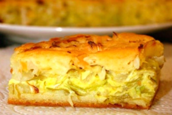 Пирог дрожжевой с капустой — 3 беспроигрышных рецепта с яйцом и мясом