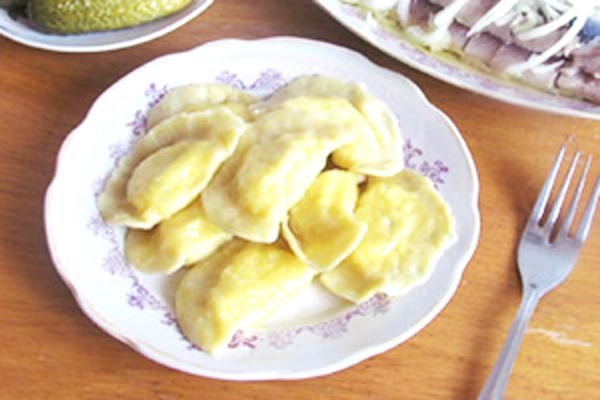 Вареники с сырой картошкой и салом: 4 рецепта с добавлением фарша и грибов