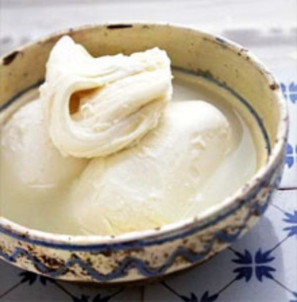 Молочная сыворотка: состав и свойства. Как приготовить молочную сыворотку. Молочная сыворотка для волос и кожи