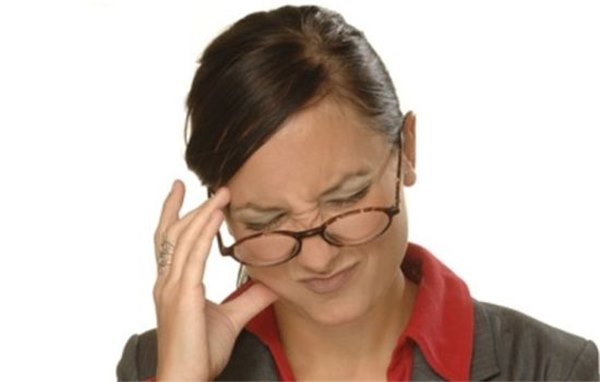 Болит лобная часть головы – причины и лечение
