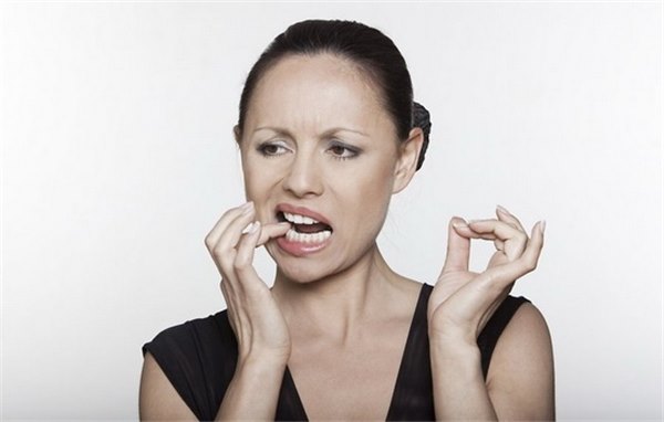 Болит запломбированный зуб, почему и что делать