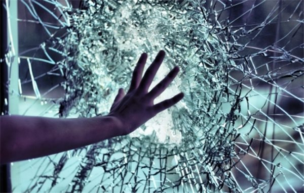 К чему снится разбитое стекло – будьте осторожны