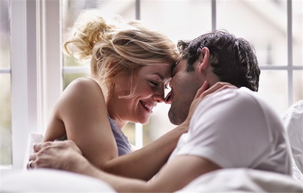 Как правильно делать мужчине приятно в постели и за ее пределами