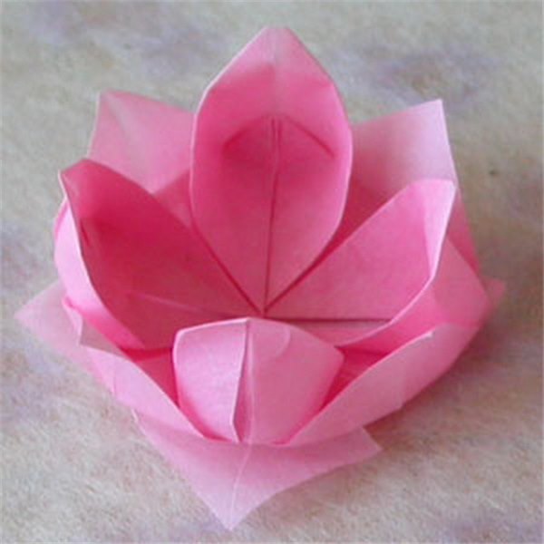 Как сделать лилию из бумаги своими руками: три разных способа (с фото). Она такая красивая – лилия из бумаги своими руками!