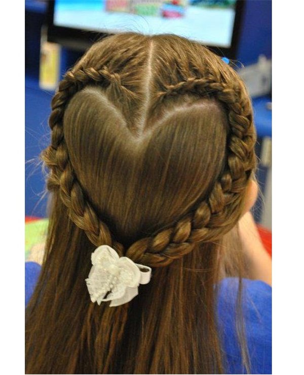Прически на праздник для девочек на длинные волосы: хвосты и косы. 7 вариантов причесок на праздник для девочек на длинные волосы