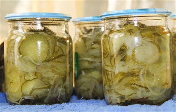 Салат из огурцов и капусты на зиму – простая и низкокалорийная закуска