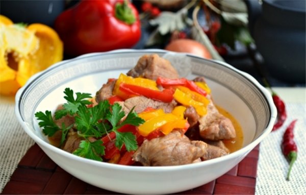 Свинина с болгарским перцем: рецепты и тонкости приготовления. Как вкусно приготовить свинину с болгарским перцем