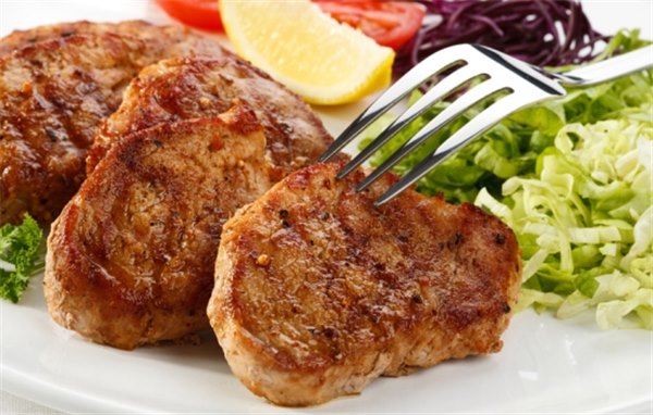 Свиной стейк на сковороде – учимся вкусно жарить мясо