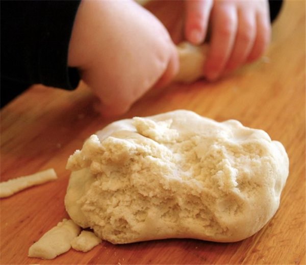 Тесто для лепки - для детей замена пластилину: лучшие рецепты. Как сделать соленое тесто для лепки поделок в домашних условиях