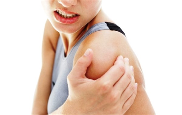 Воспаление плечевого сустава: причины и симптомы