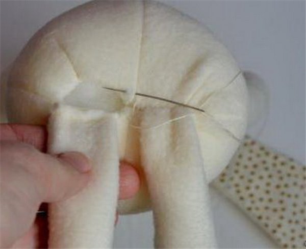 Заяц своими руками: текстильная радость из фетра. Всего шесть этапов шитья и задорный зайчик своими руками готов!